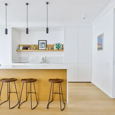 Stylish 2br In Private Mansion At Rue De Passy *