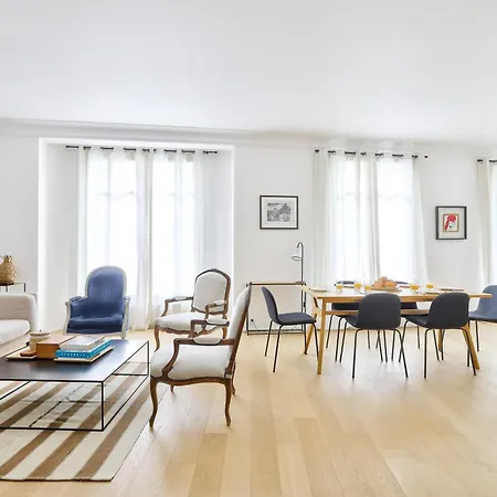 Stylish 2br In Private Mansion At Rue De Passy Παρίσι