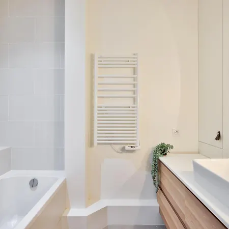 Stylish 2br In Private Mansion At Rue De Passy Appartamento