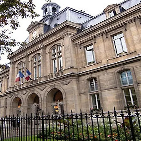 Stylish 2br In Private Mansion At Rue De Passy Διαμέρισμα *