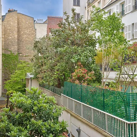 Stylish 2br In Private Mansion At Rue De Passy *