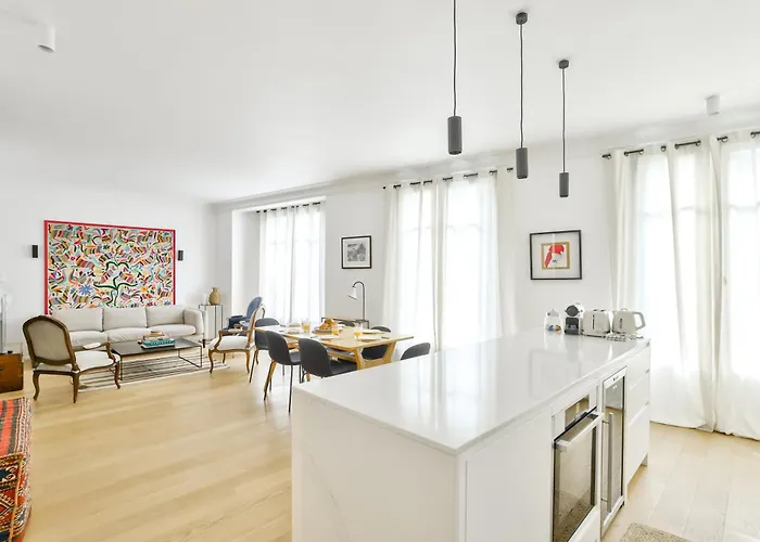 Stylish 2br In Private Mansion At Rue De Passy Διαμέρισμα
