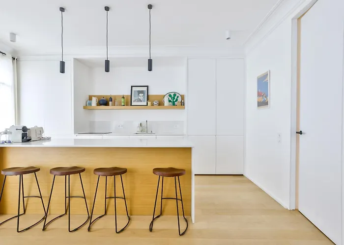 Stylish 2br In Private Mansion At Rue De Passy *