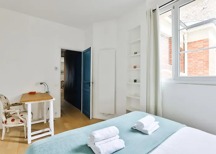 Διαμέρισμα Stylish 2br In Private Mansion At Rue De Passy *
