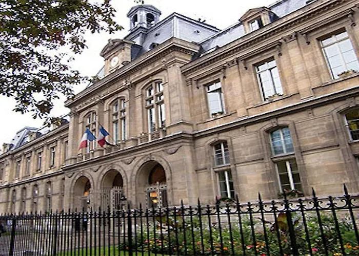 Stylish 2br In Private Mansion At Rue De Passy Διαμέρισμα *