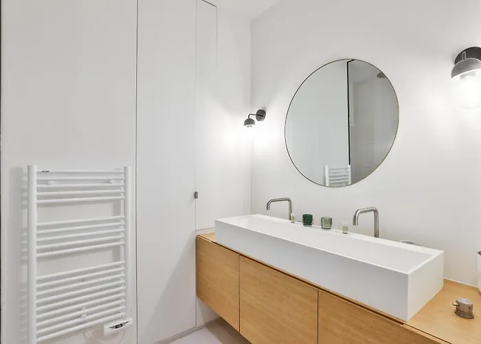 Διαμέρισμα Stylish 2br In Private Mansion At Rue De Passy Παρίσι